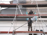 Eigener Gerüstbau: sicheres Arbeiten an der Hausfassade
