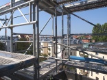 Über die Dächer der Landeshauptstadt... schauen die Spengler der Sieber GmbH vom Gerüst im siebten Stockwerk