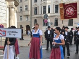 Fahne und Tracht: beim Münchner Wiesn-Auftakt eine Selbstverständlichkeit